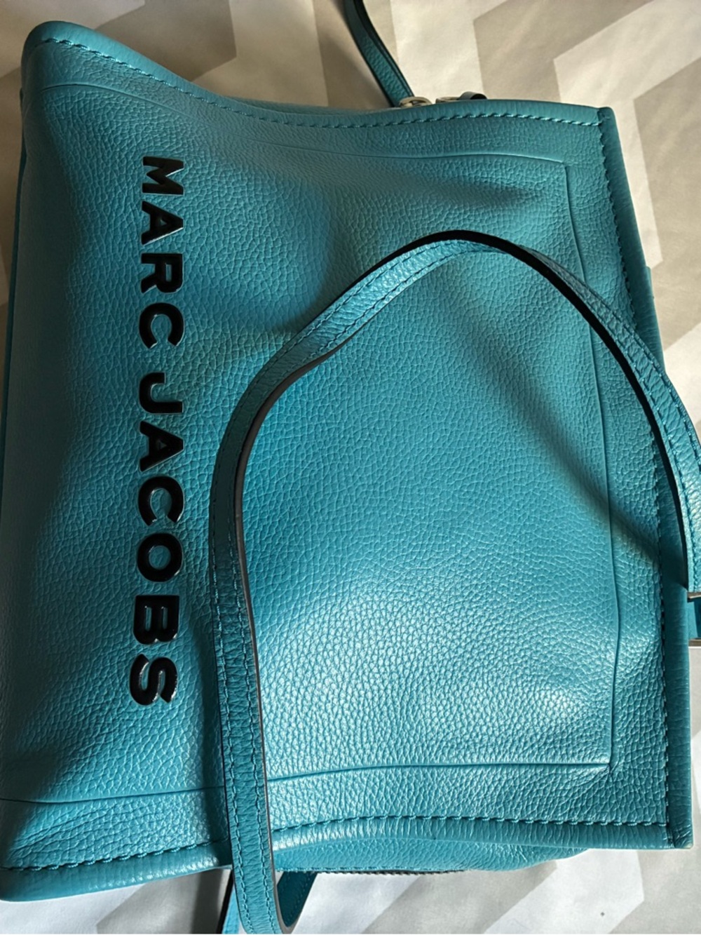 Marc Jacobs Turquoise Pebbled Leather Tote with Logo - Picture 6 of 7